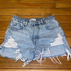 Never worn ZARAS ripped shorts US04